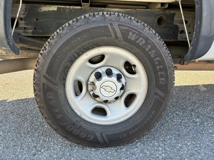 2005-chevrolet-silverado-2500-image-5