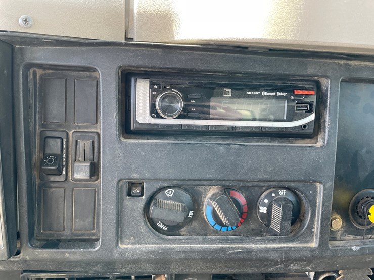 2000-international-4700-image-38