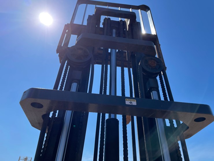 #1136-•-unicarriers-lp-forklift-image-18