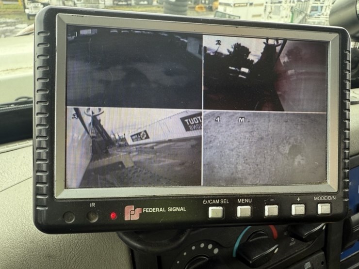 2013-international-7600-image-34