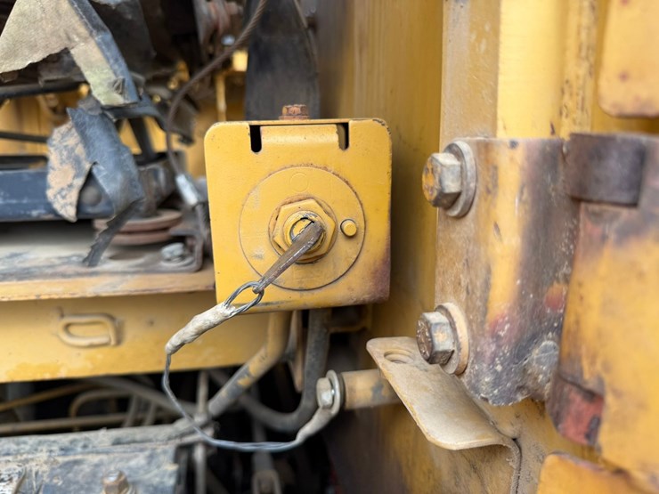 caterpillar-d4c-image-29