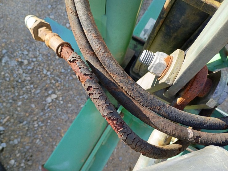 john-deere-702-image-11