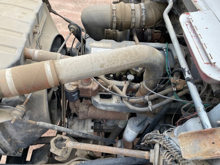 1990-mack-dm690s-image-28