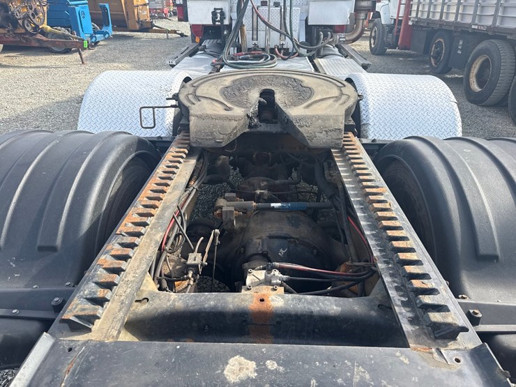 2007-mack-cl733-image-46