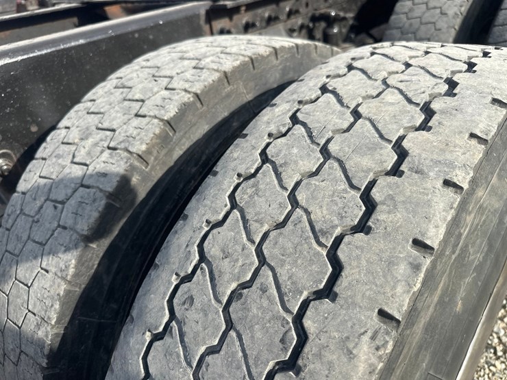 2002-mack-ch613-image-51