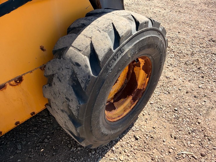 2014-deere-328e-image-26