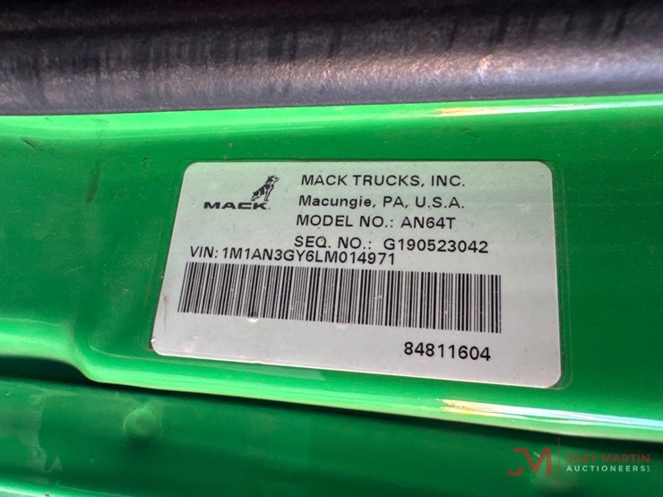 2020-mack-anthem-64t-image-25