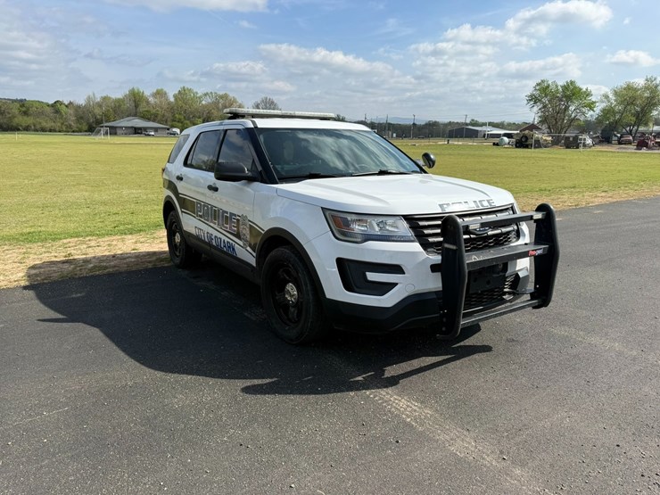 2018-ford-explorer-image-2