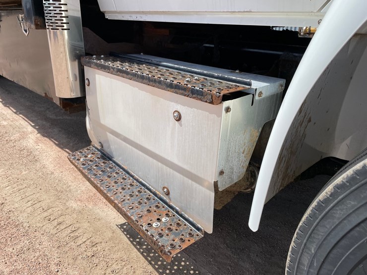 2016-international-durastar-4400-image-19