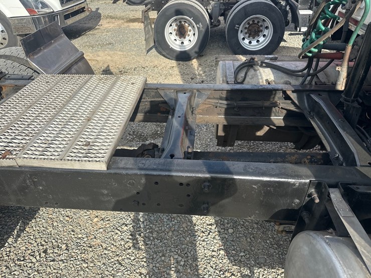 2002-mack-ch613-image-15