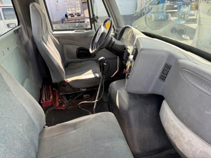 2004-international-8600-image-22