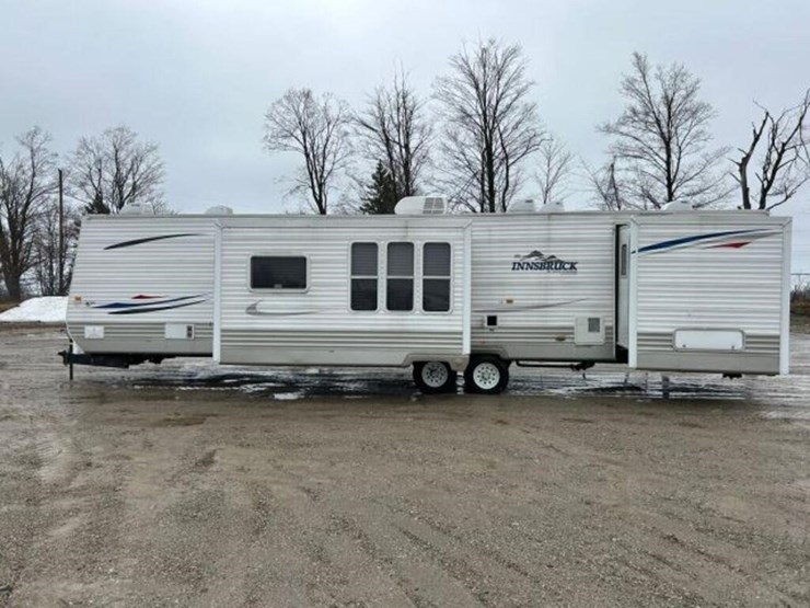 2010-gulf-stream-innsbruck-supreme-lodge-40tbs-t/a-image-7