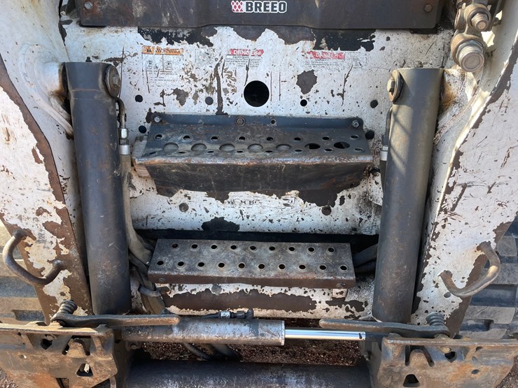 2005-bobcat-t300-image-10