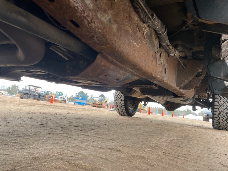 2013-chevrolet-silverado-2500hd-image-18