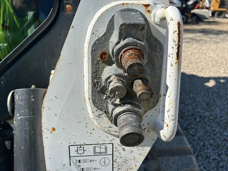 2019-bobcat-t595-image-11