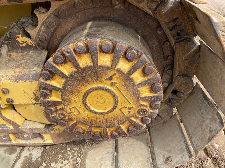 2016-caterpillar-d5k2-lgp-image-29