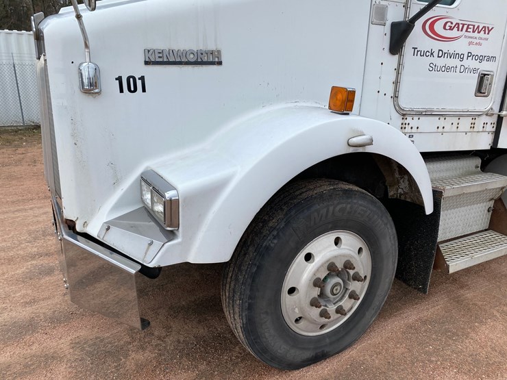 1998-kenworth-t800-image-10