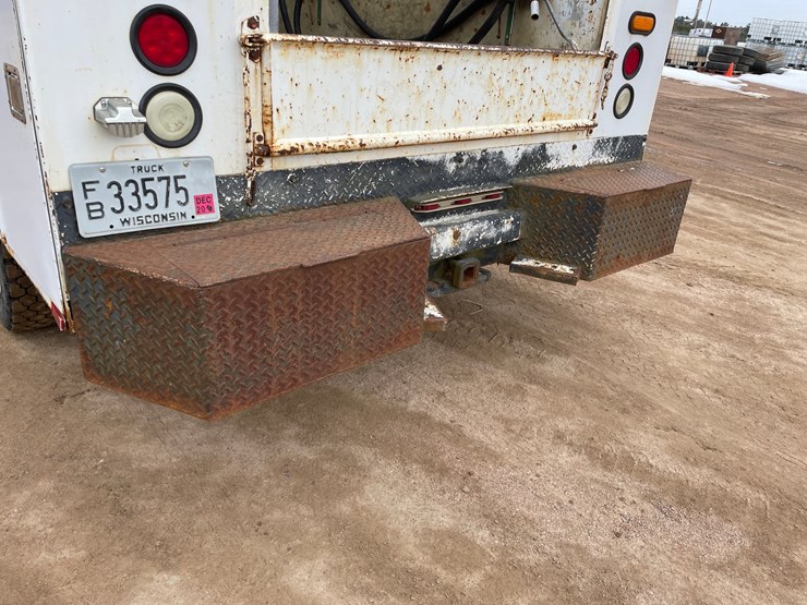 2004-ford-f550-image-14