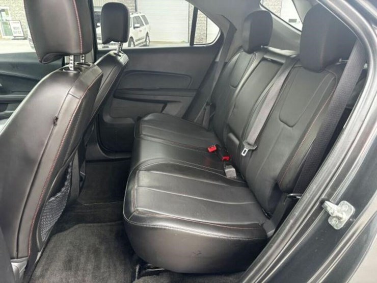 2017-chevrolet-equinox-image-52