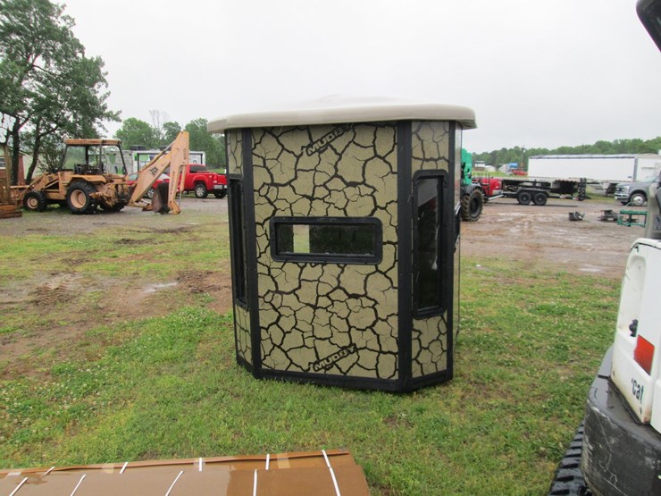 #5255-•-unused-muddy-bull-hunting-blind-w/10'-tower-image-3