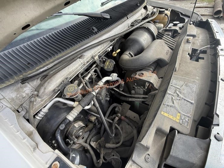 2010-ford-e450-image-14