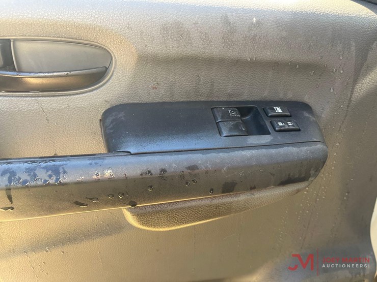 2013-nissan-nv3500hd-image-20