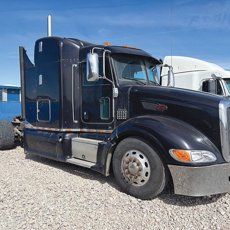 2013 PETERBILT 386