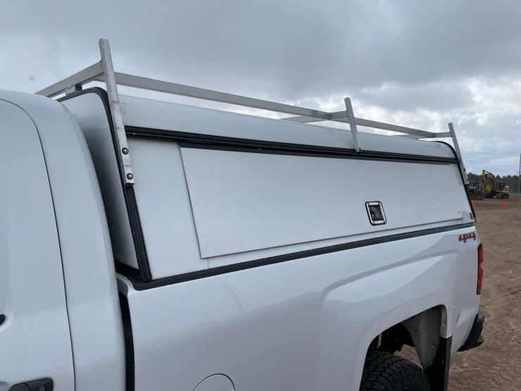 2015-chevrolet-silverado-2500-image-13