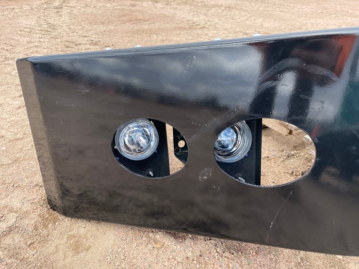 freightliner-108sd-image-8