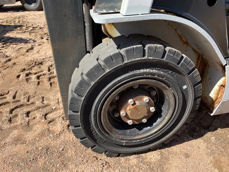 #1133-•-unicarriers-lp-forklift-image-38