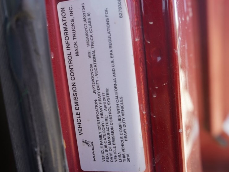 2018-mack-granite-gu713-image-9