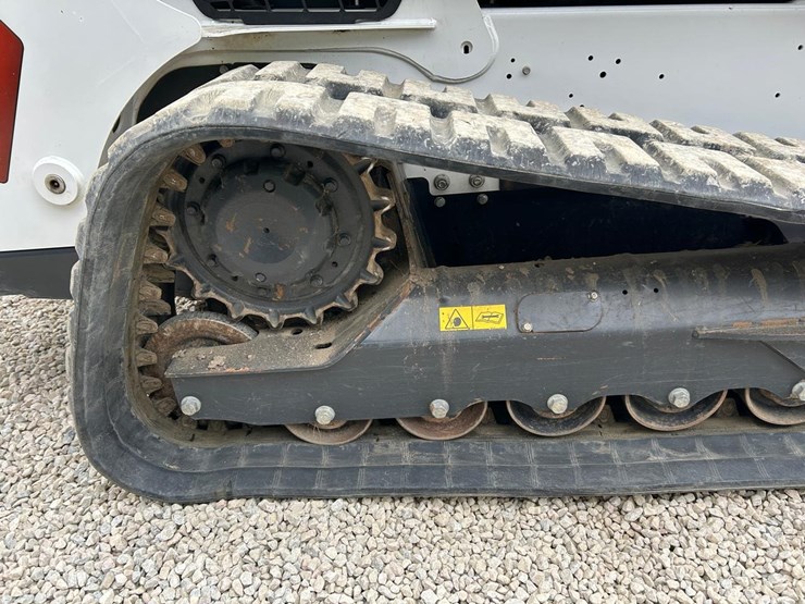 2024-bobcat-t770-image-13
