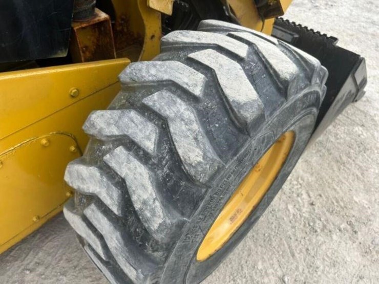 2014-caterpillar-262d-image-61