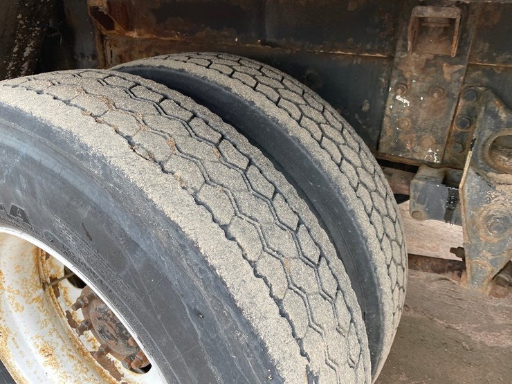 2012-international-durastar-4400-image-57