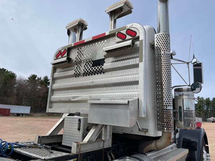 2009-kenworth-w900-image-25