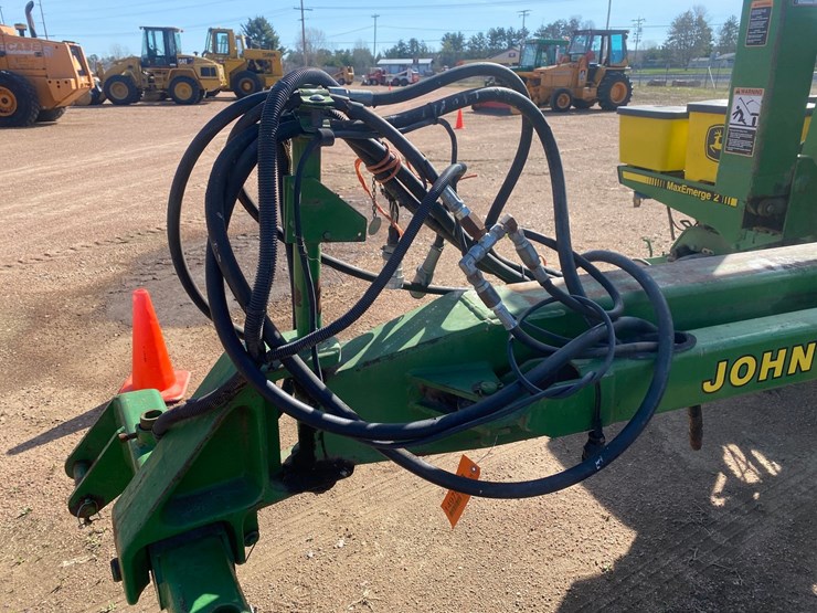 john-deere-7200-image-10