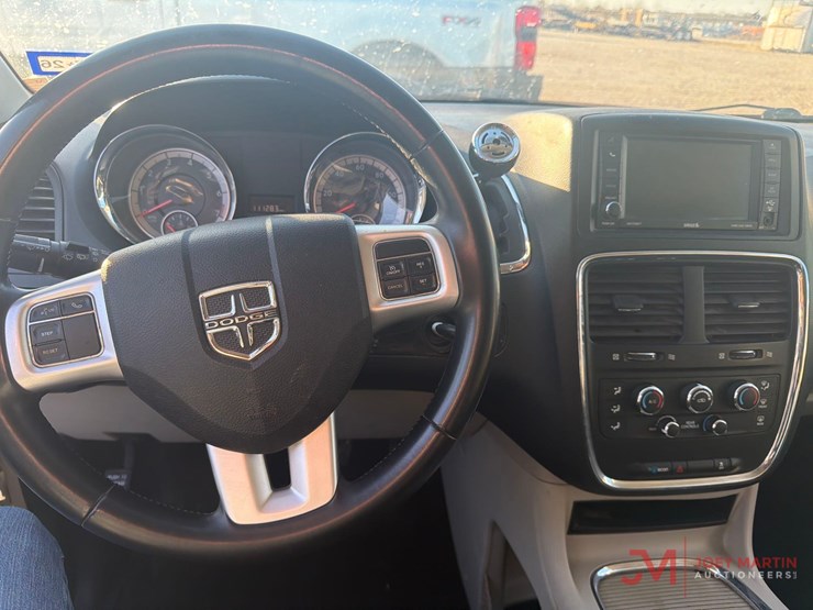 2016-dodge-grand-caravan-image-18