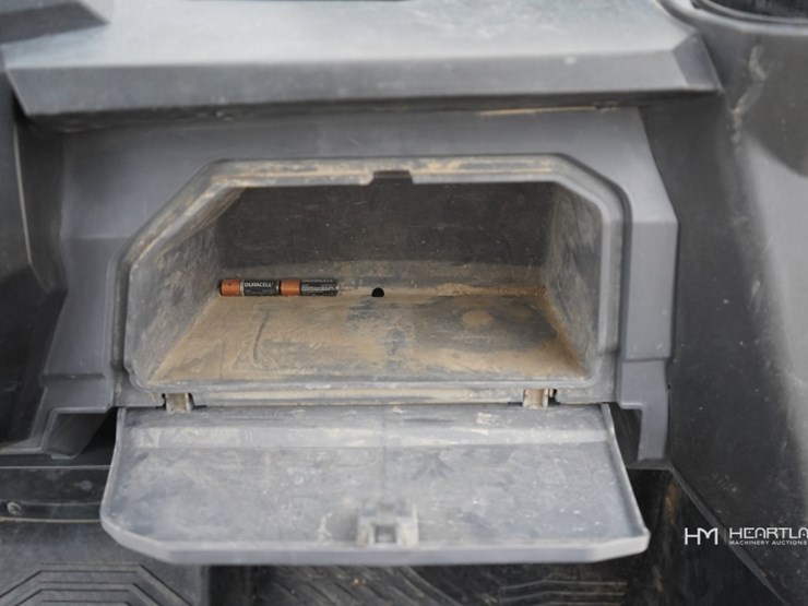 2019-caterpillar-cuv85-utv-image-18