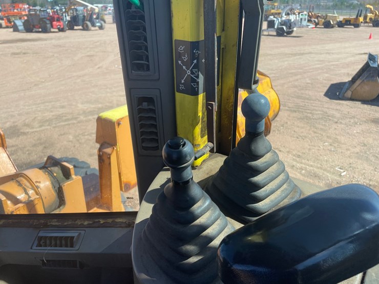 2001-case-721c-image-35