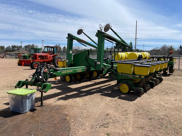 john-deere-7200-image-1