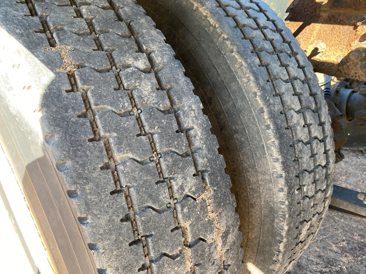 2007-caterpillar-c13-image-31