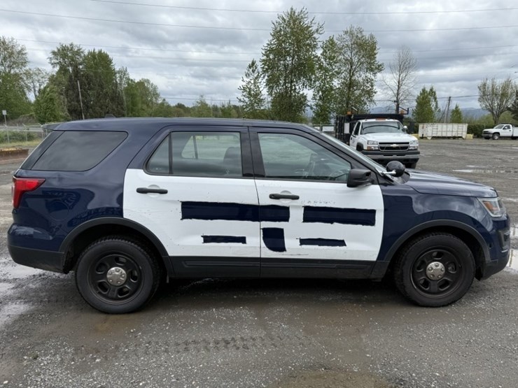 2017-ford-explorer-image-3