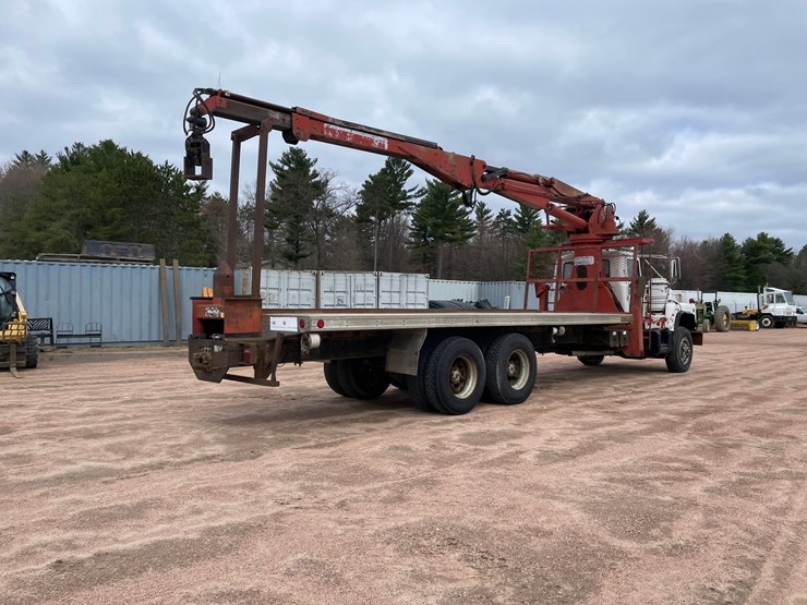 1990-mack-dm690s-image-8