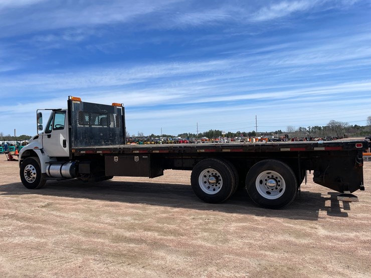 2016-international-durastar-4400-image-10