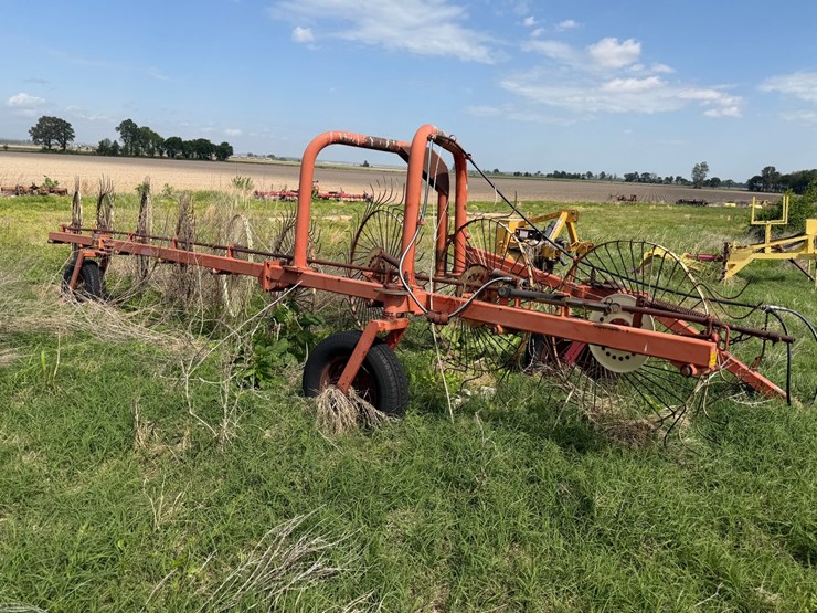 #46931-•-rossi-rt79-hay-rake-image-2