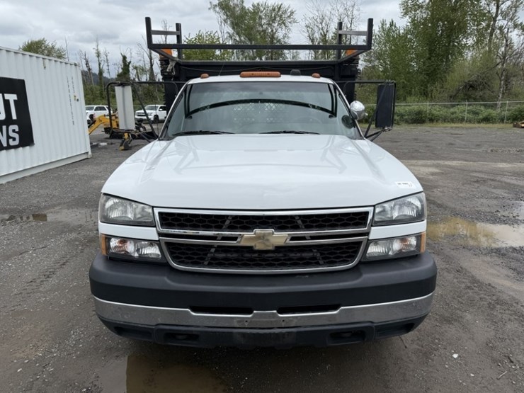 2006-chevrolet-silverado-3500-image-8