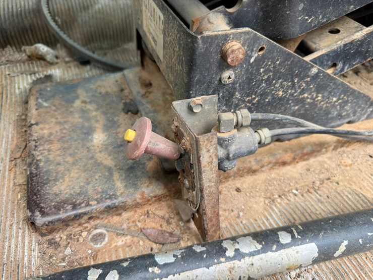 1998-freightliner-108sd-plus-image-52