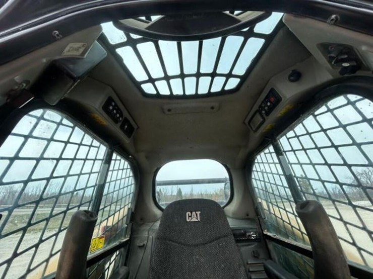 2014-caterpillar-262d-image-25