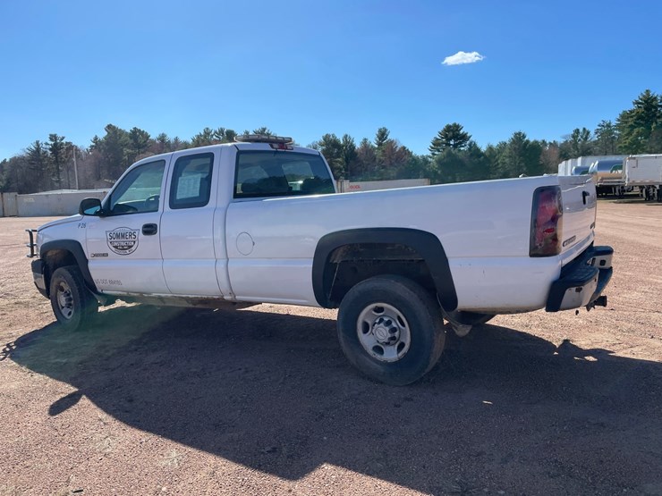 2006-chevrolet-2500-image-9