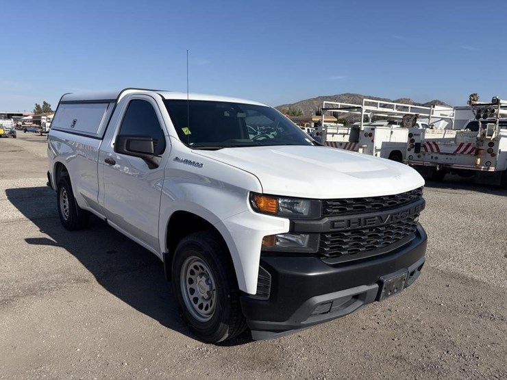 2021-chevrolet-silverado-1500-image-2